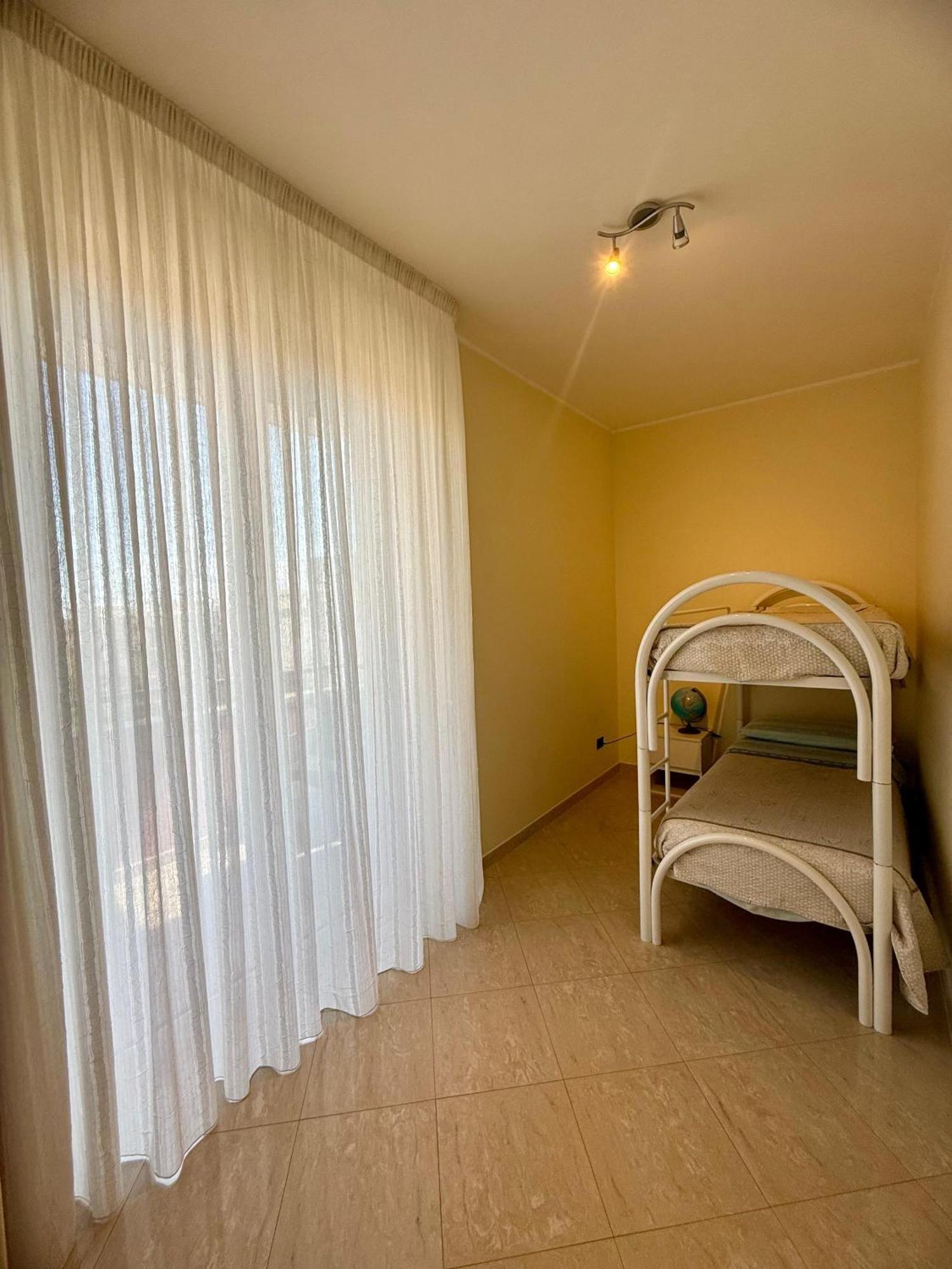 Cielo Stellato Apartments Полиняно а Маре Екстериор снимка