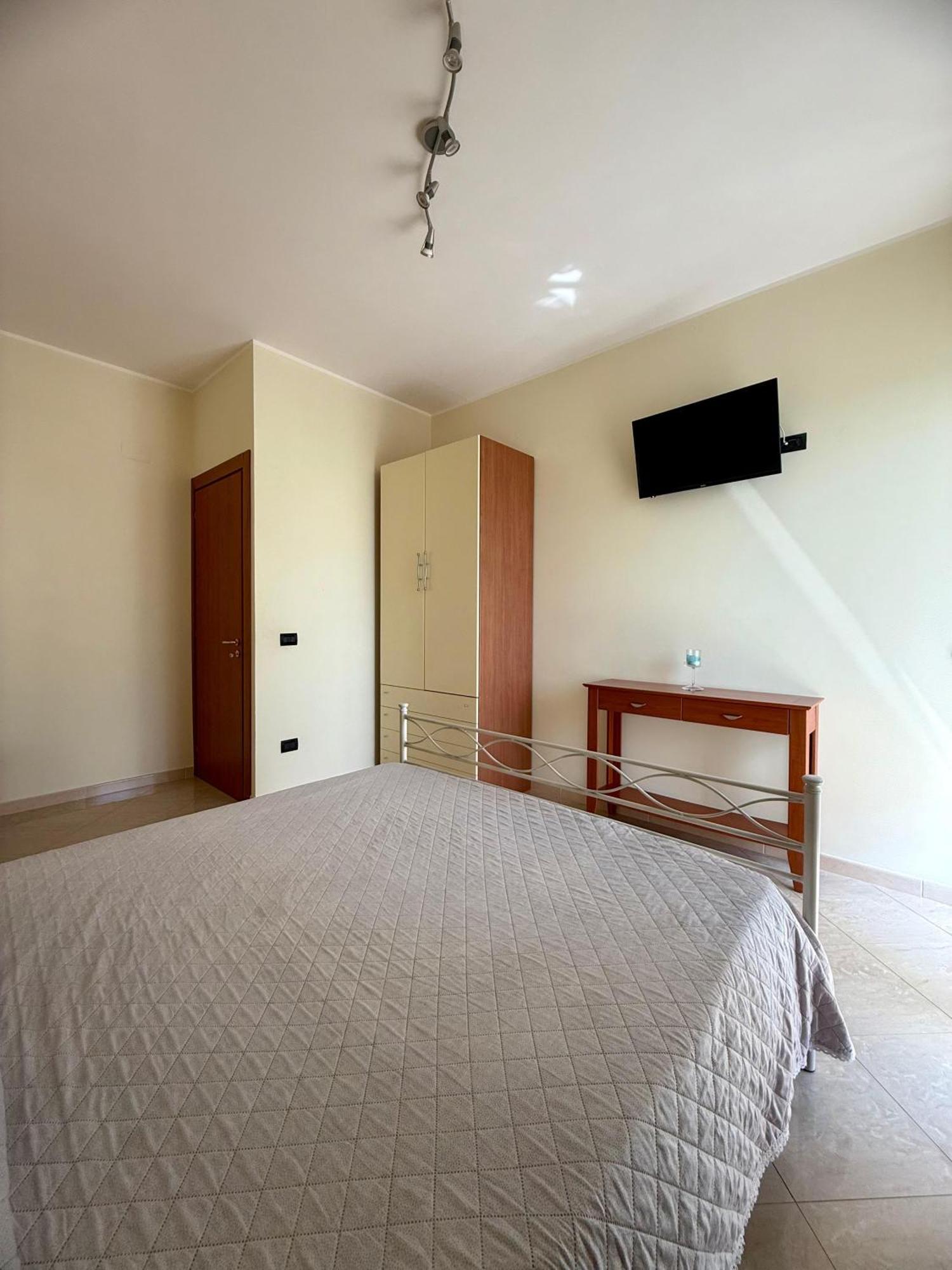Cielo Stellato Apartments Полиняно а Маре Екстериор снимка