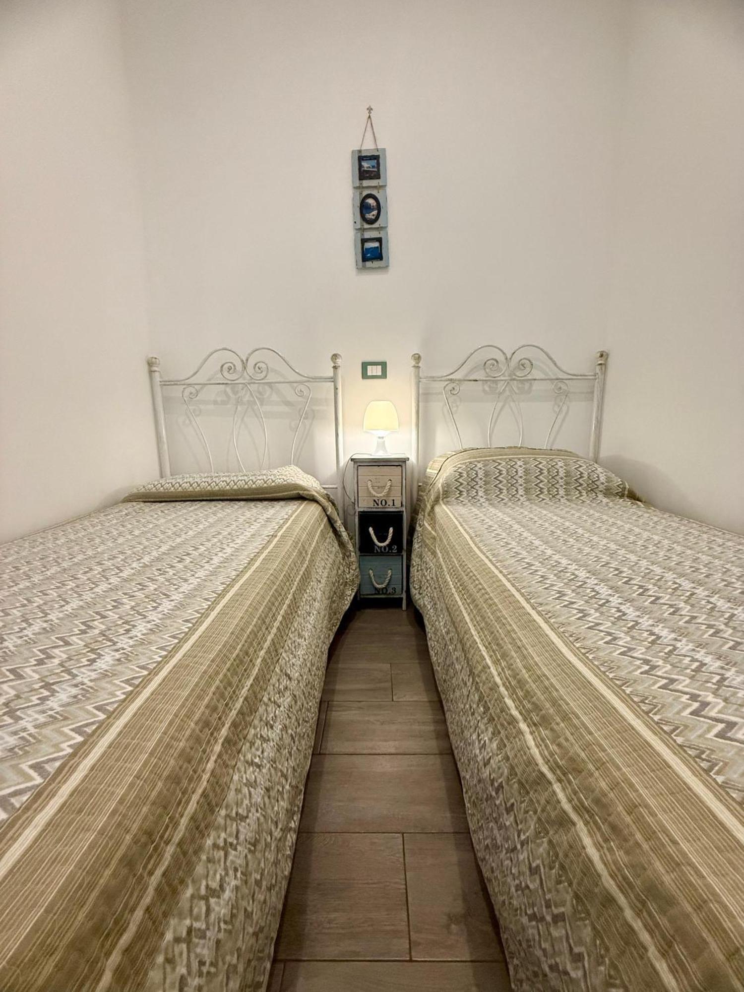 Cielo Stellato Apartments Полиняно а Маре Екстериор снимка