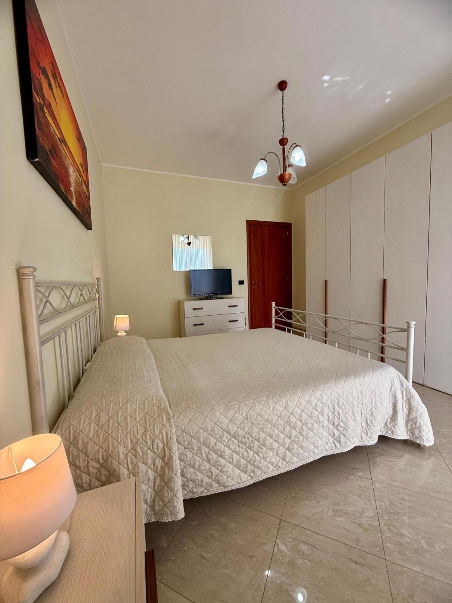 Cielo Stellato Apartments Полиняно а Маре Екстериор снимка