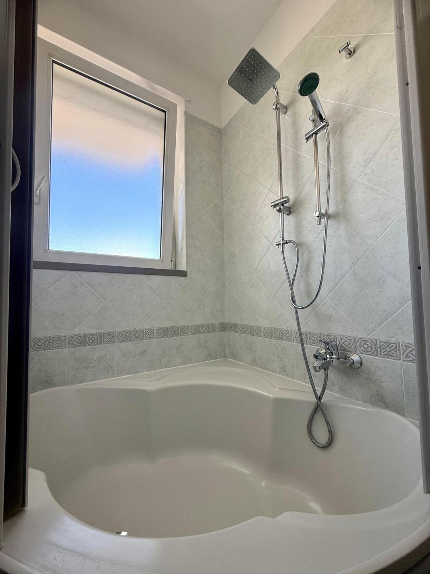 Cielo Stellato Apartments Полиняно а Маре Екстериор снимка