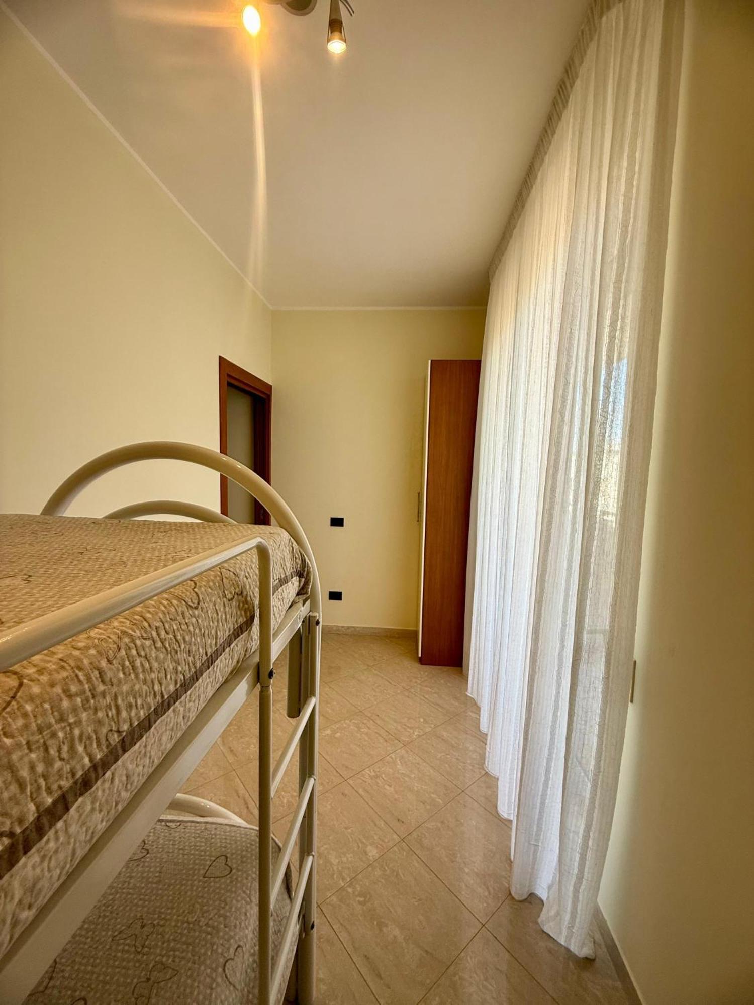 Cielo Stellato Apartments Полиняно а Маре Екстериор снимка